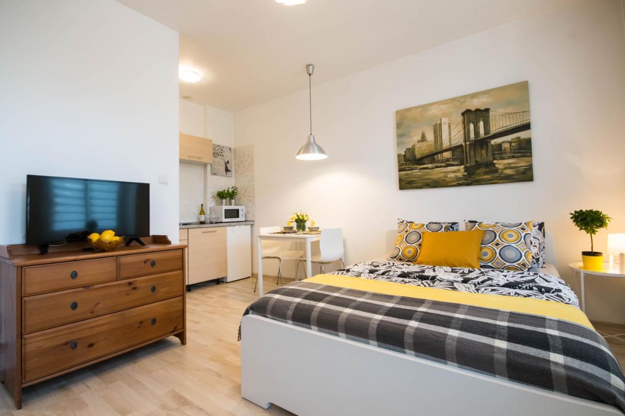 Apartamenty Zamulkowa 4Two Катовице Экстерьер фото